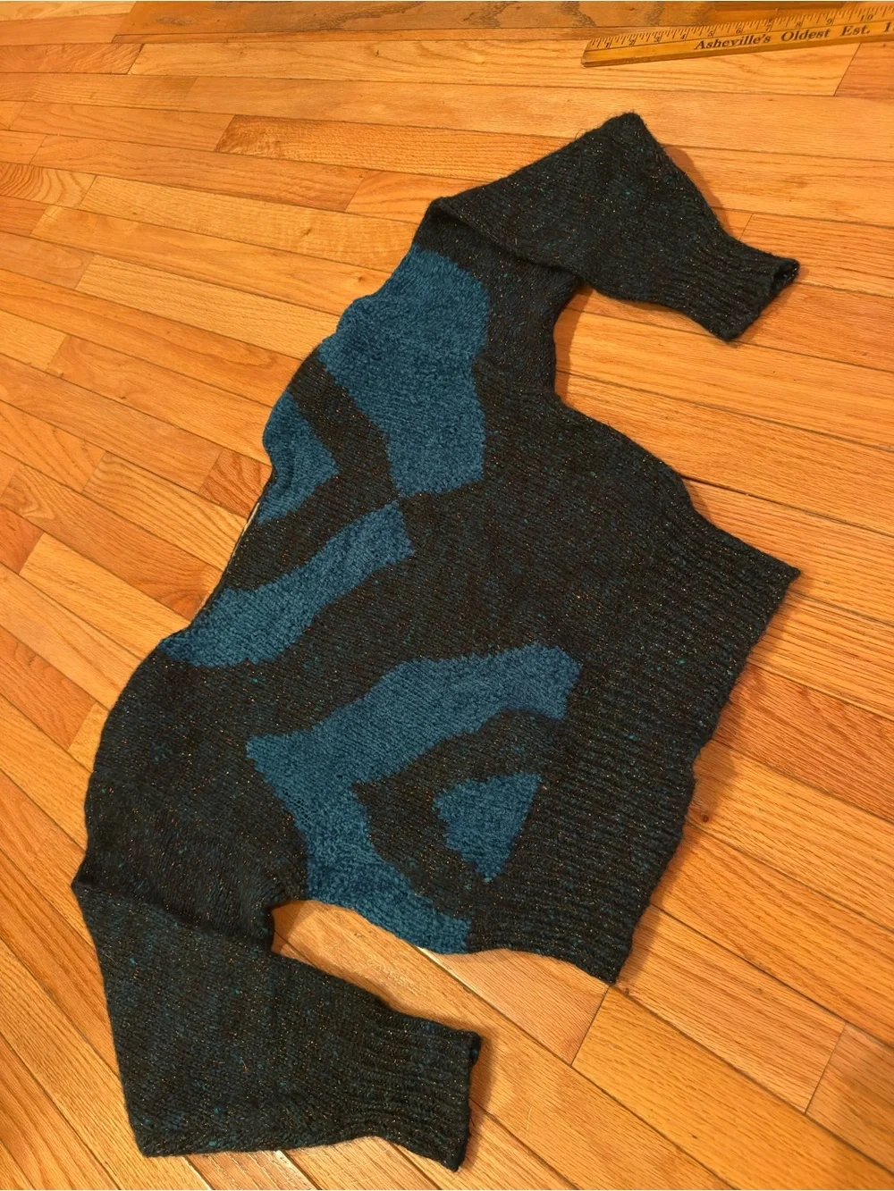 Claiborne Teal and Black Chevron Crewneck Sweater